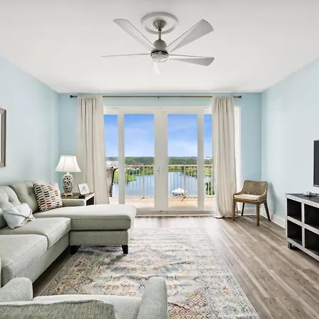 Laketown Wharf #828 By Nautical Properties
